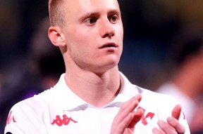 易游体育直播团队-佛罗伦萨主场不敌帕尔马,遭遇失利是真的吗