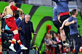 易游体育直播团队-欧洲职业联赛球队换帅，引发争议(欧洲职业联赛球队换帅,引发争议的原因)