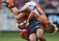 易游体育平台-球场上展现出的激情战斗让人难以忘怀英语