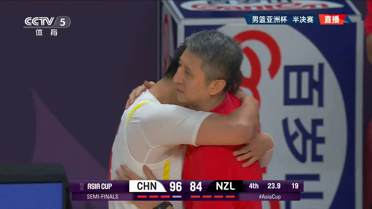 球员个个状态火爆，决胜时刻更显神勇