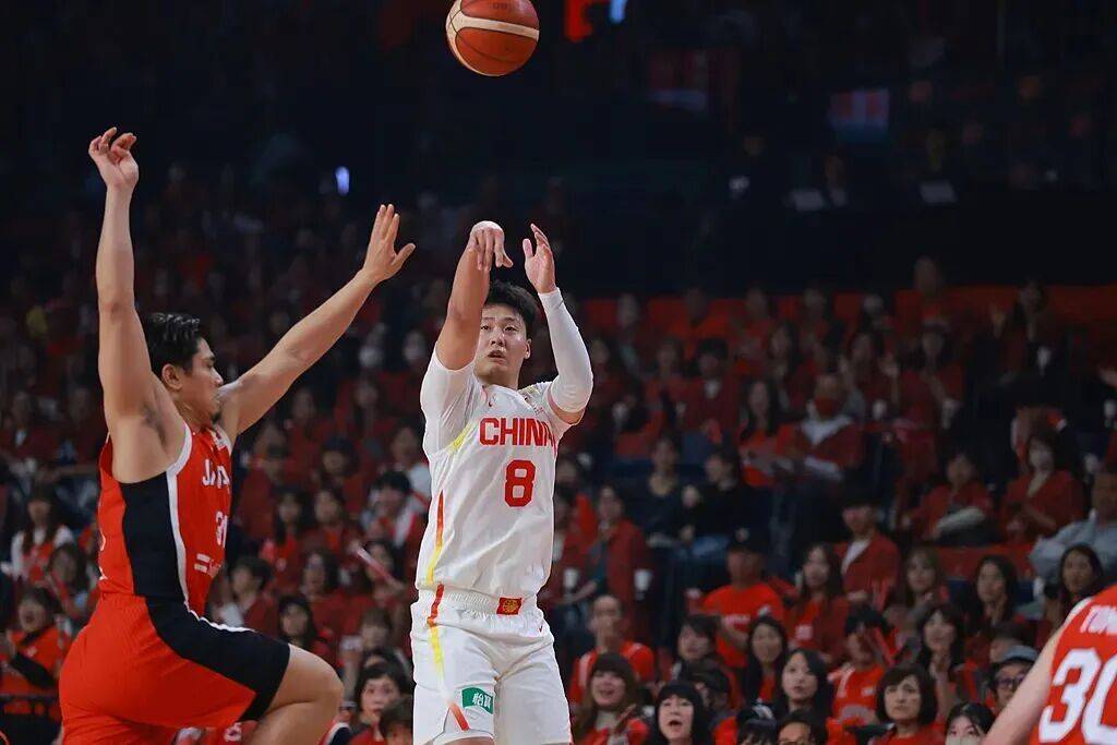 湖北男篮力挽狂澜，凭借拼搏绝地反击的简单介绍